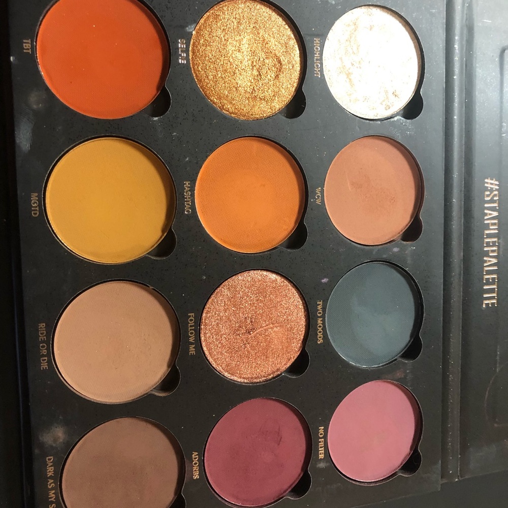 Give Me Glow Staple Palette